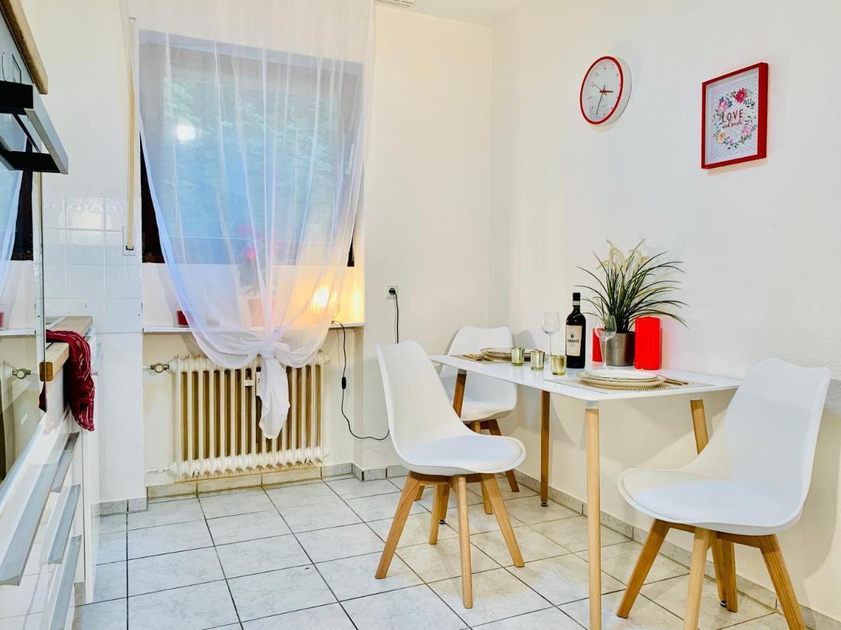Schone, Gut Ausgestattete Wohnung Fur 1 Bis 4 Personen - Zentral Gelegen Bad Ems Exterior foto